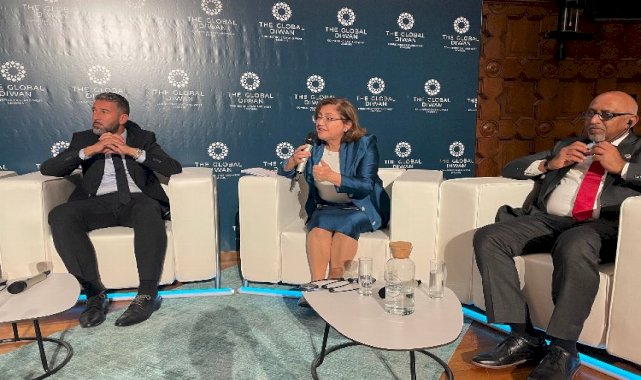 Başkan Şahin Gaziantep'i Fransa'da anlattı