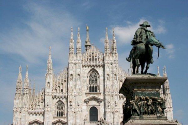 Dünya turuna maviliklerde açılın