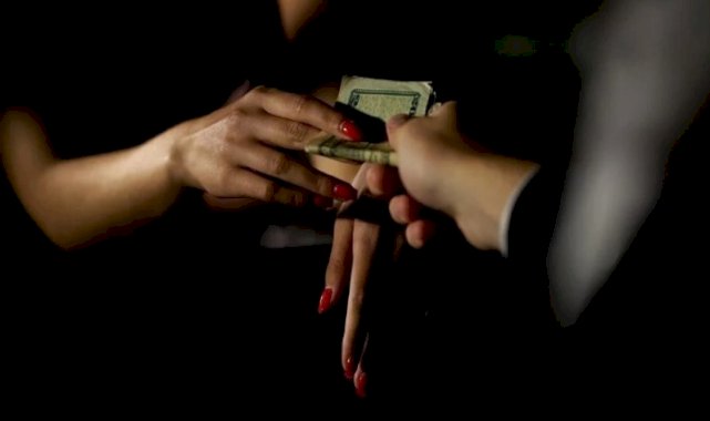 İngiltere'de seks işi yapan öğrencilerin sayısı artıyor