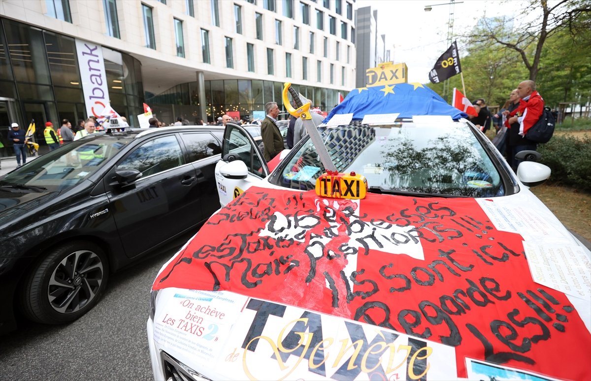 Taksiciler, Uber'i protesto etti