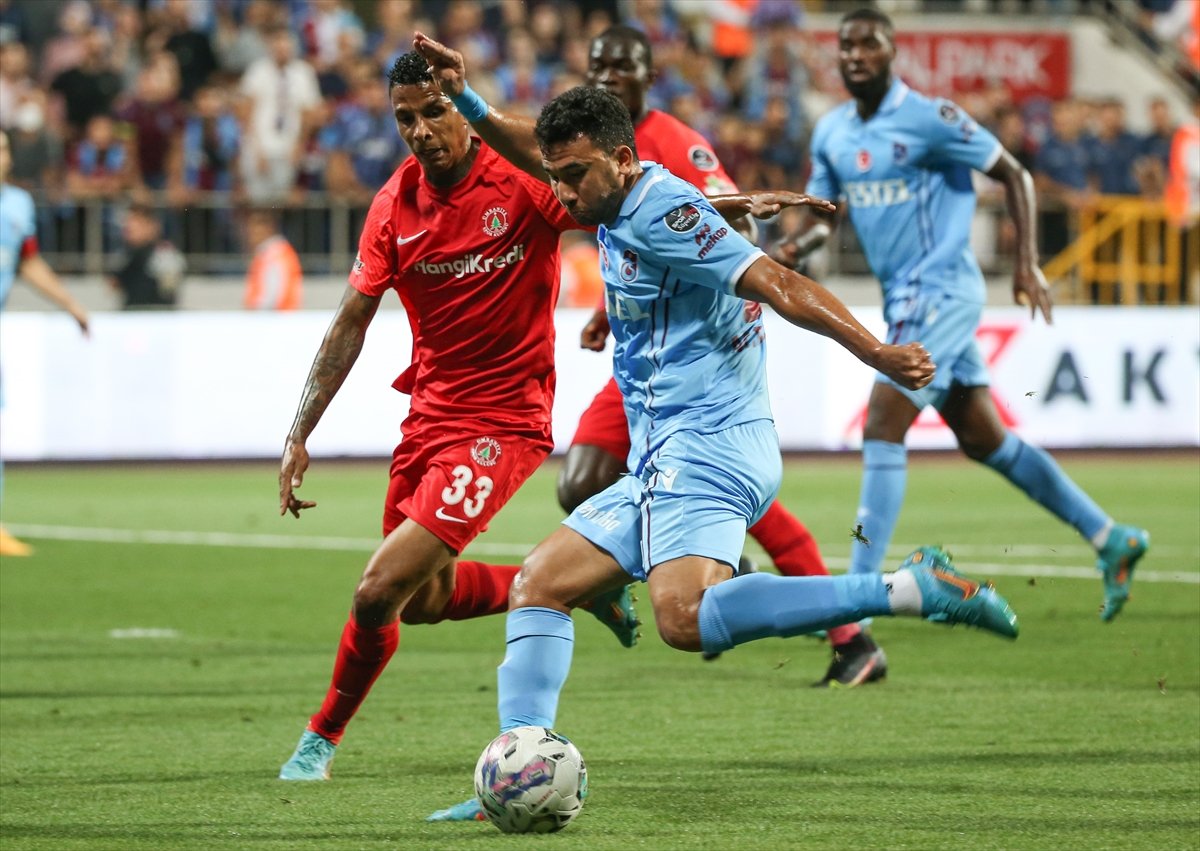 Trabzonspor, Ümraniyespor'u tek golle mağlup etti