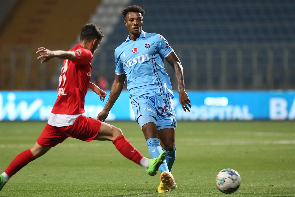 Trabzonspor, Ümraniyespor'u tek golle mağlup etti