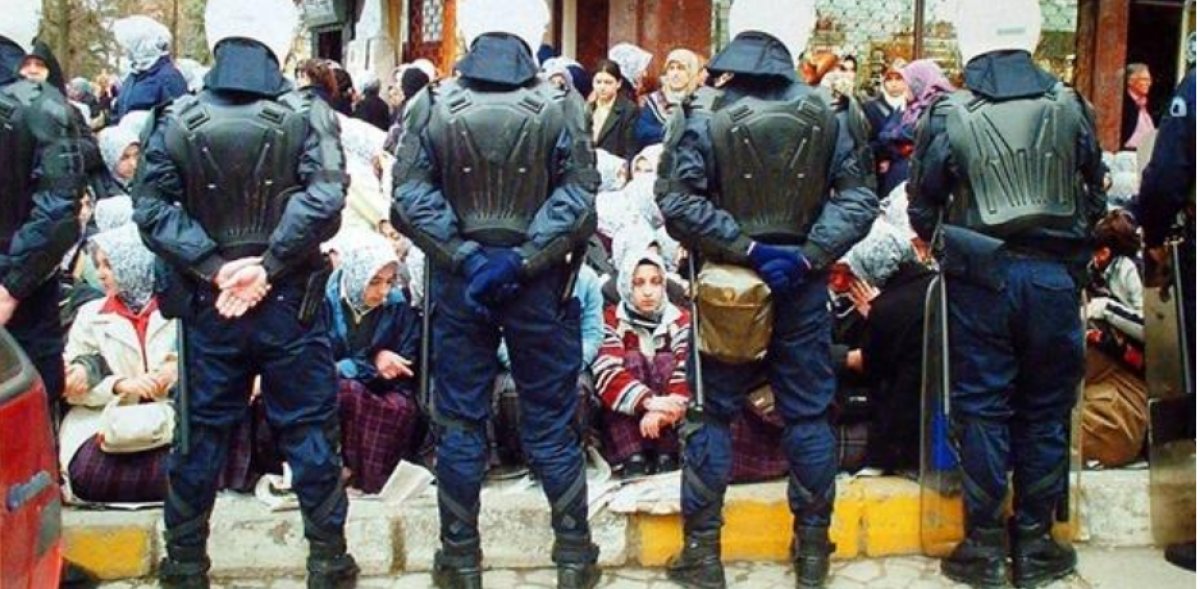 Vakanüvis, dindar kesime uygulanan zorbalıkları yazdı