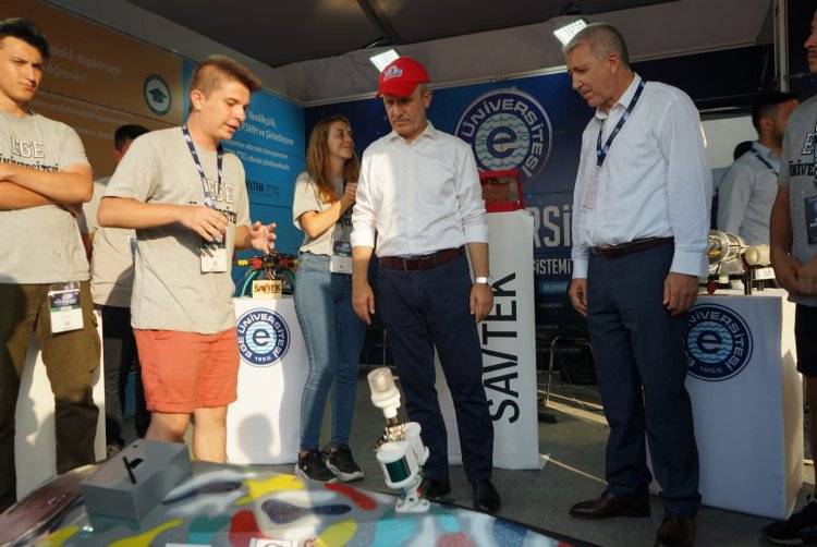 YÖK Başkanı'ndan Ege Üniversitesi standına ziyaret