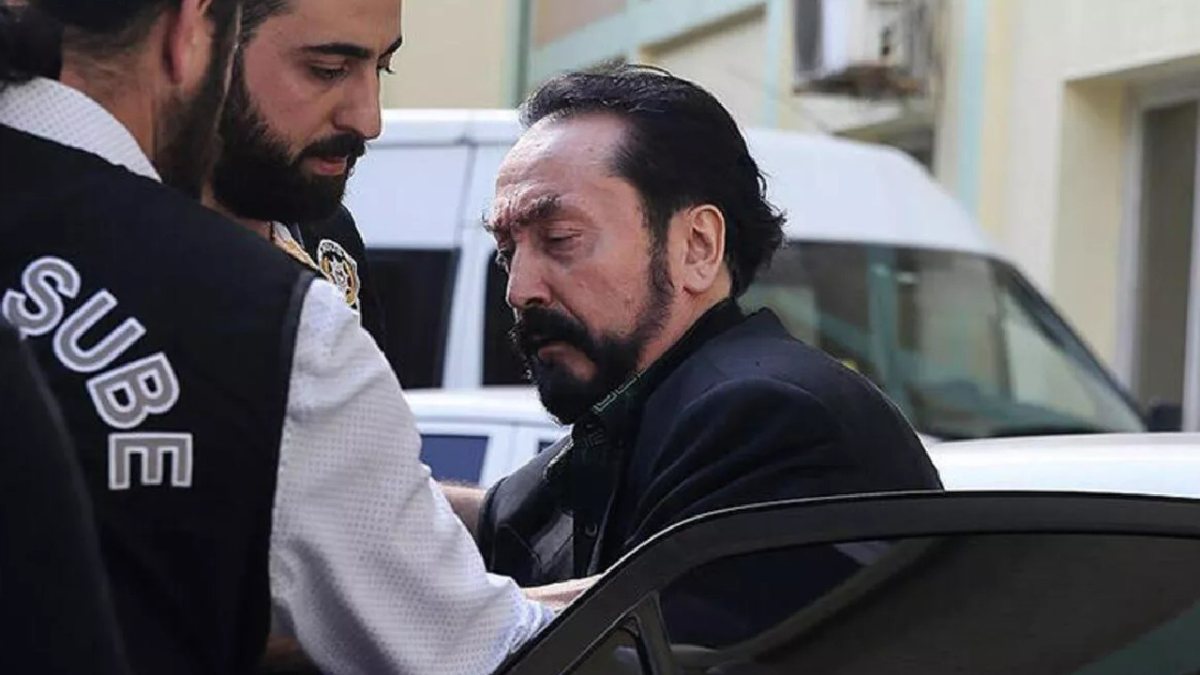Adnan Oktar kendini savundu: Kadınların beni, benim kadınları sevmem kıskanılıyor