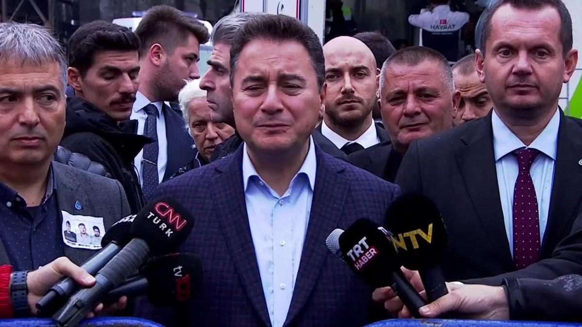 Ali Babacan, Amasra'da maden şehitlerinin cenazelerine katıldı