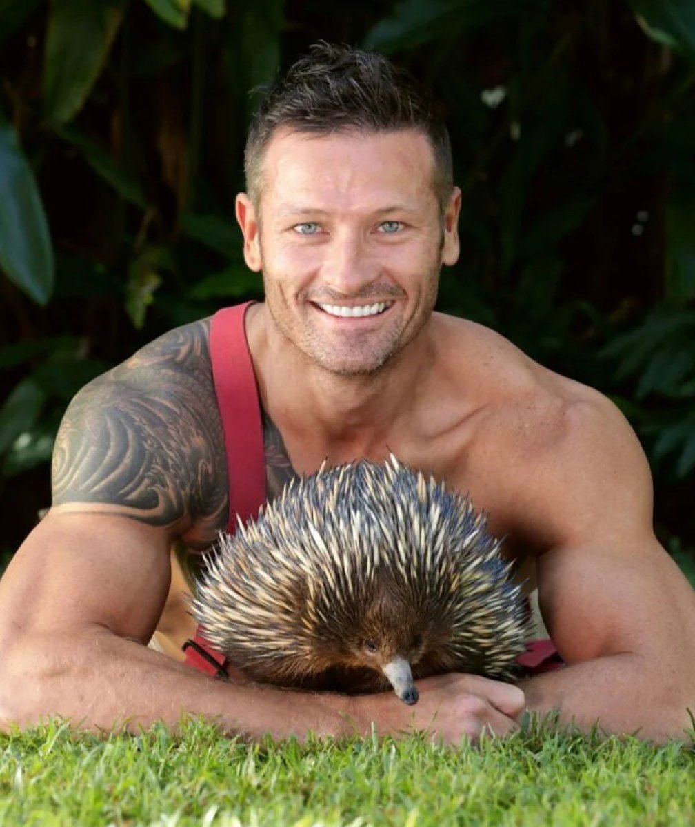 Avustralyalı itfaiyeciler 2023 takvimi için poz verdi