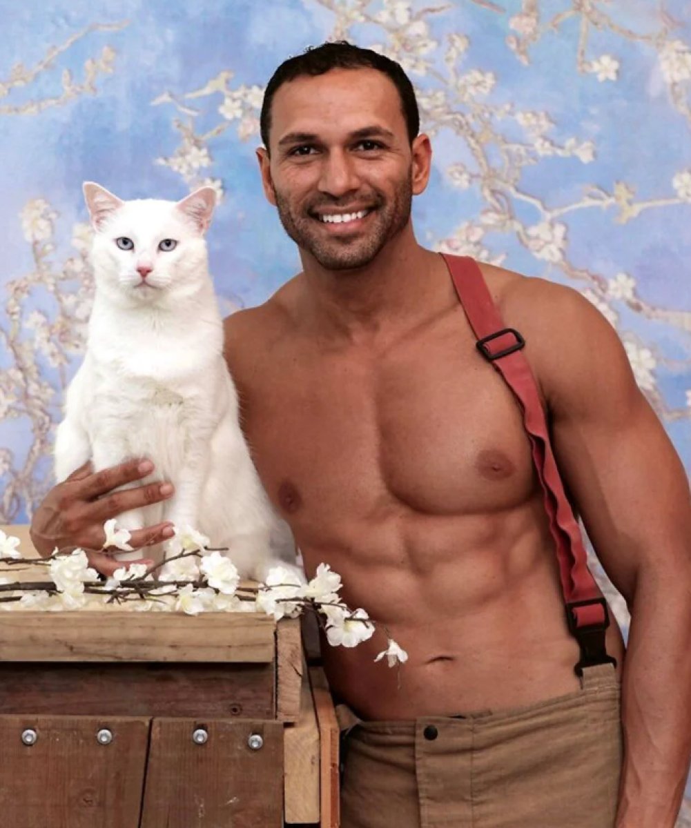 Avustralyalı itfaiyeciler 2023 takvimi için poz verdi