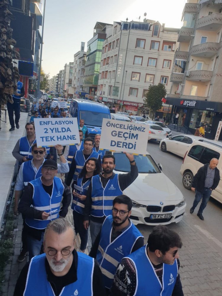 Bursa sokaklarında 'mavi yelekliler' ses getirdi