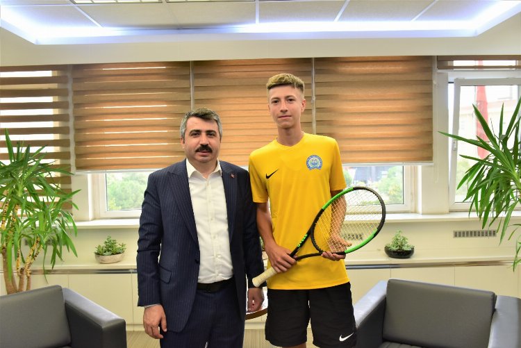 Bursa Yıldırım'a 'yılın en iyi spor kulübü' ödülü