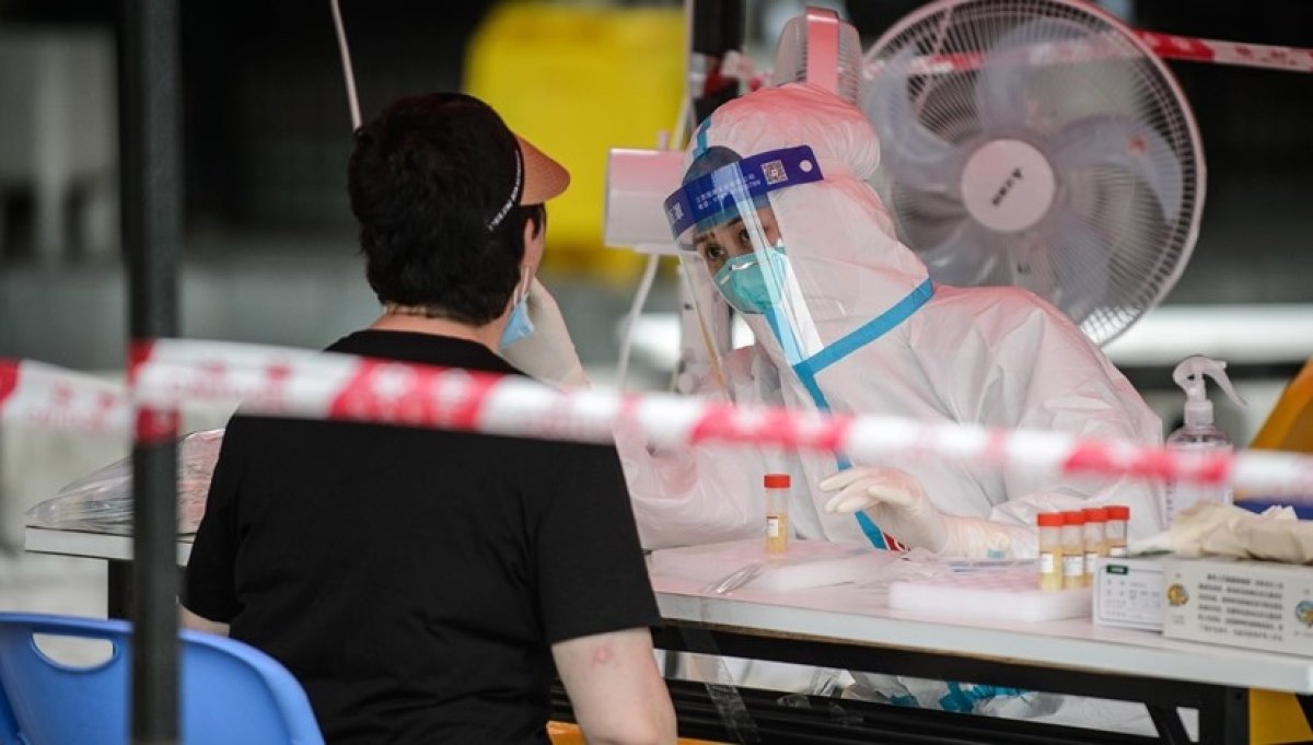 Çin'de iPhone üreten fabrikada 300 bin işçi karantinaya girdi