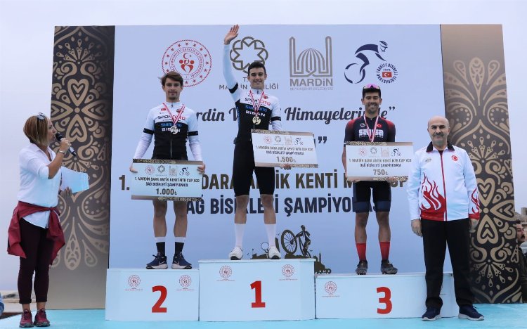 Dağ bisikletleri Mardin sokaklarını arşınladı