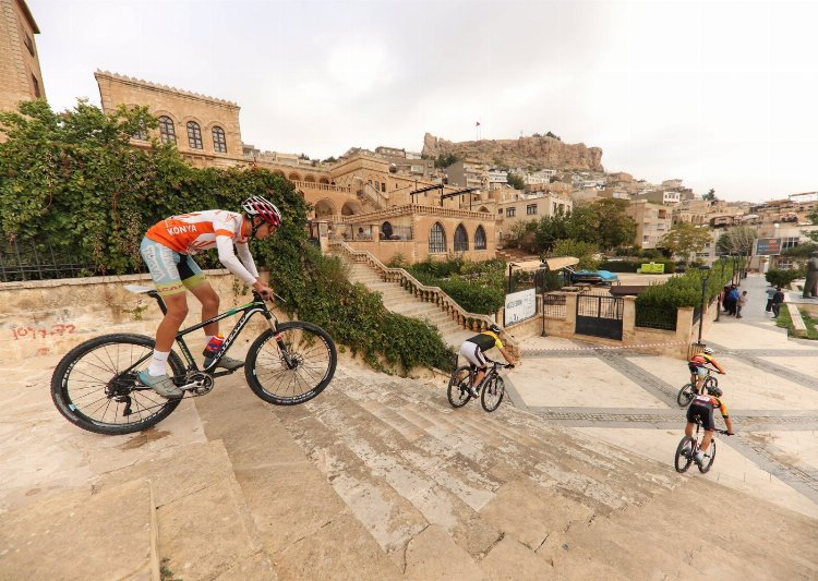 Dağ bisikletleri Mardin sokaklarını arşınladı