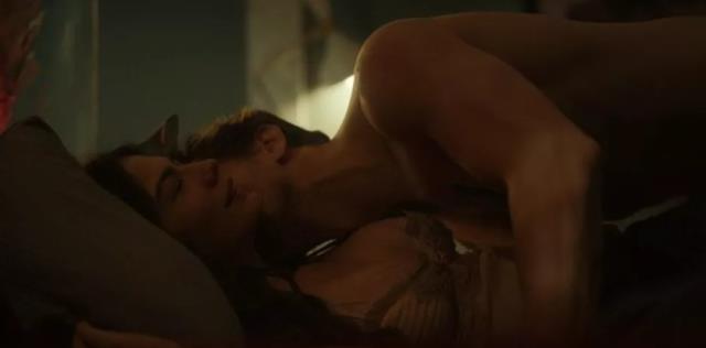 Demet Özdemir'in cesur sahneleri gündeme bomba gibi düştü!