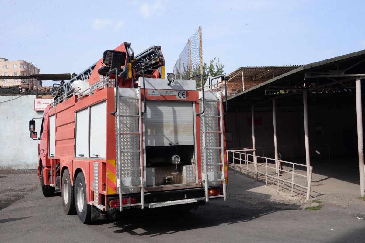 Diyarbakır E Tipi Cezaevi boşaltılıyor; tutuklu ve hükümlüler nakledildi