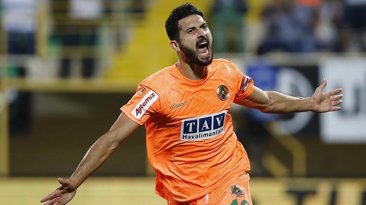 Emre Akbaba: Fenerbahçe istedi ama kalbimin sesini dinledim