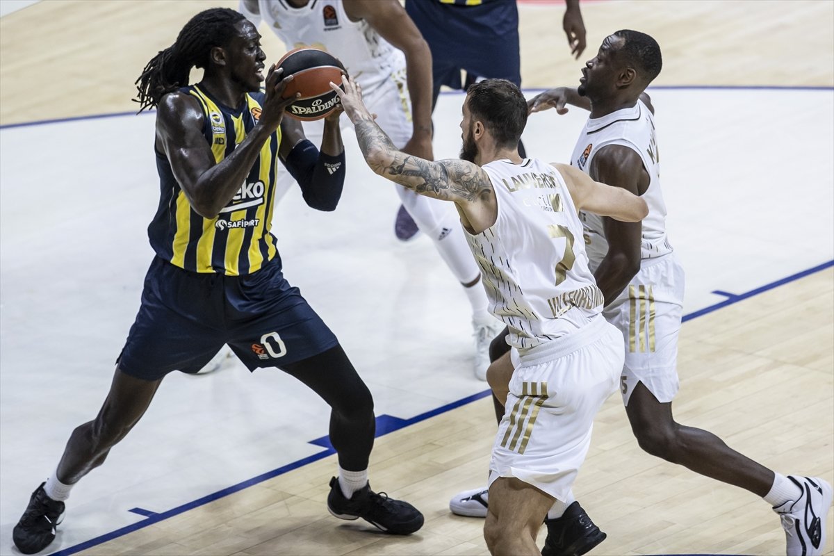 Fenerbahçe EuroLeague'de 3'te 3 yaptı