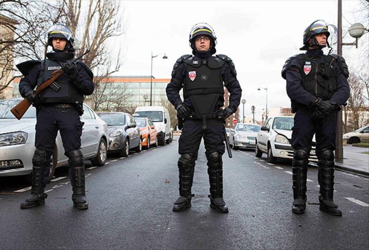 Fransa'da 12 yaşındaki Lola'nın ölümü gündemde