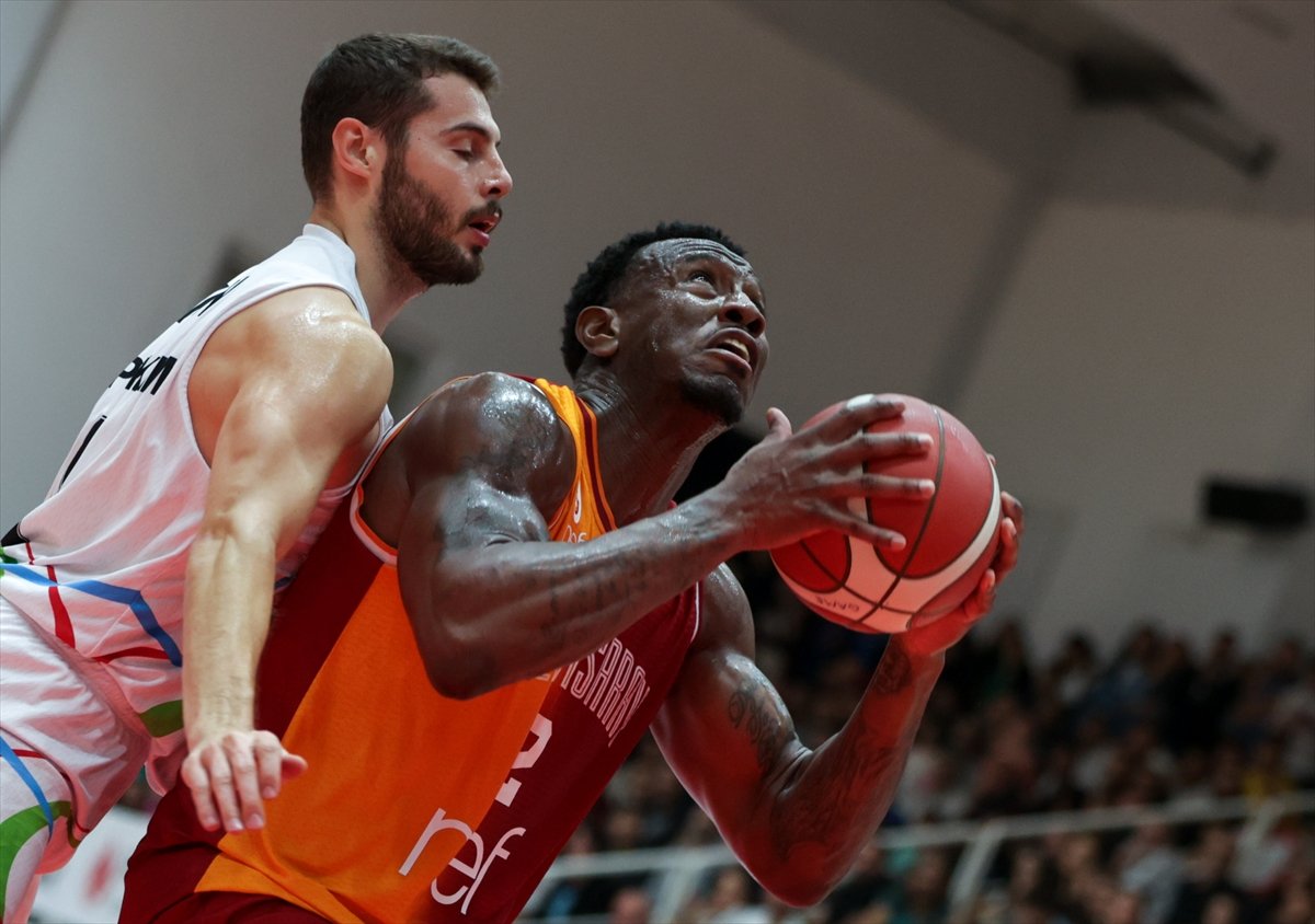 Galatasaray, Aliağa Petkimspor'u mağlup etti