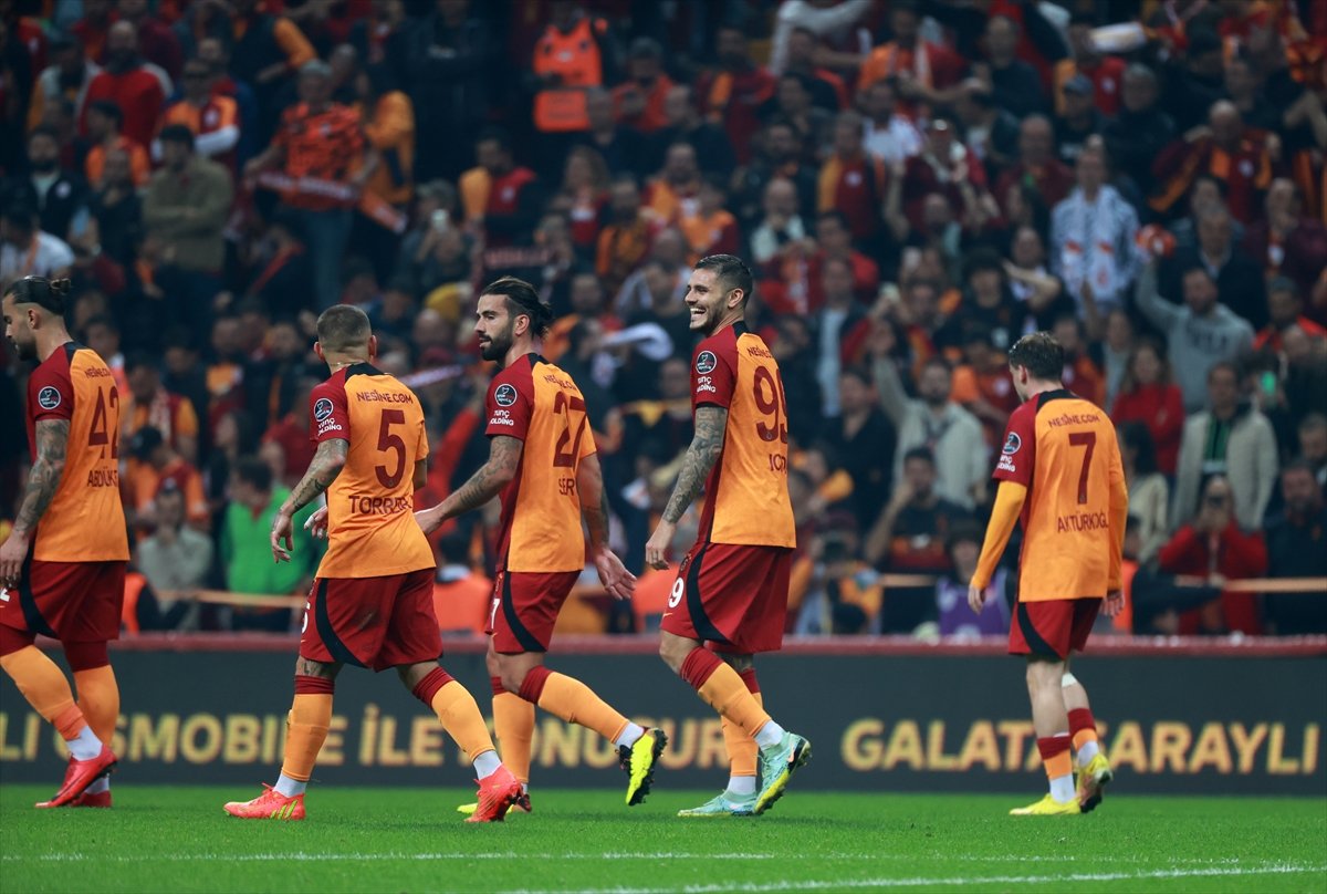 Icardi ve Mertens siftah yaptı