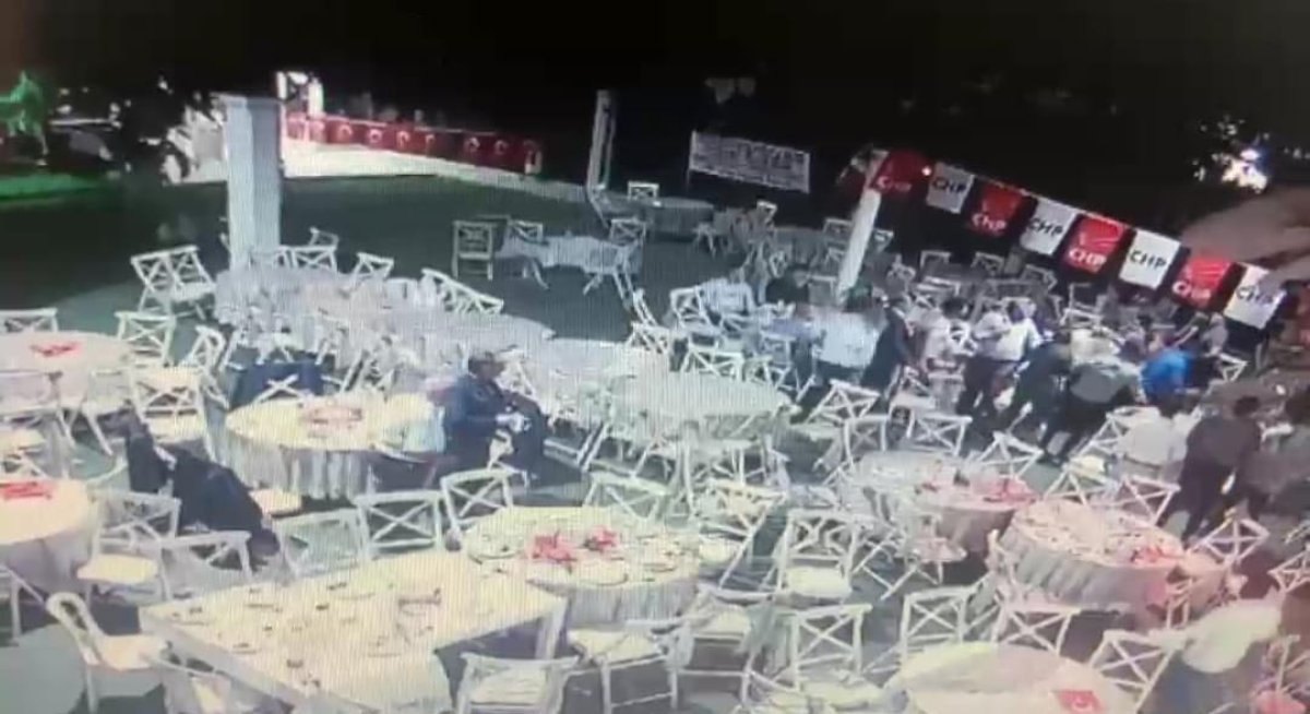 İzmir'de CHPlilerin dayanışma yemeğinde tekme tokat dayak