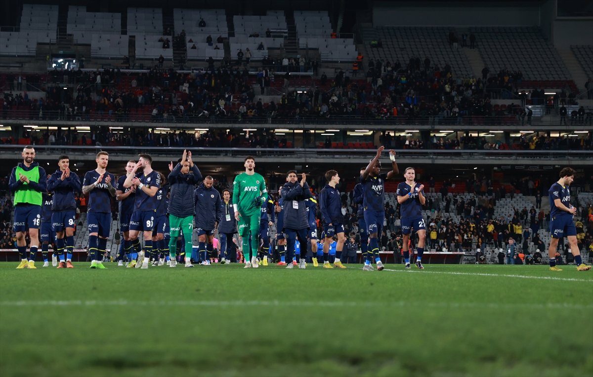 Jorge Jesus, Altay Bayındır'ı alkışlattı