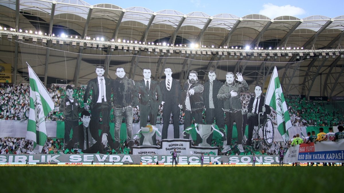 Konyaspor'dan 3 boyutlu koreografi