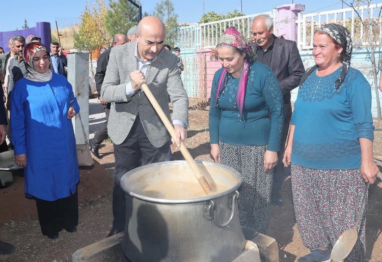 Mardin Valisi Bağ Bozumu Kültür ve Sanat Festivali'nde