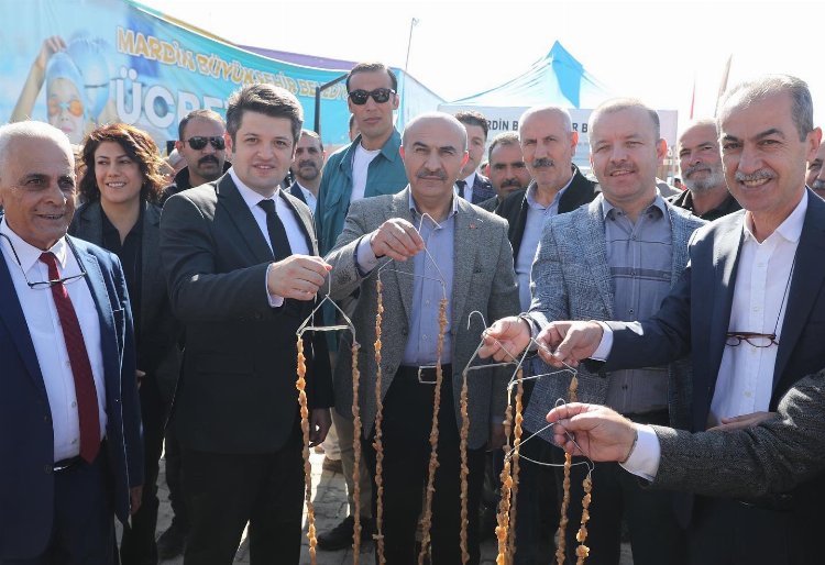 Mardin Valisi Bağ Bozumu Kültür ve Sanat Festivali'nde