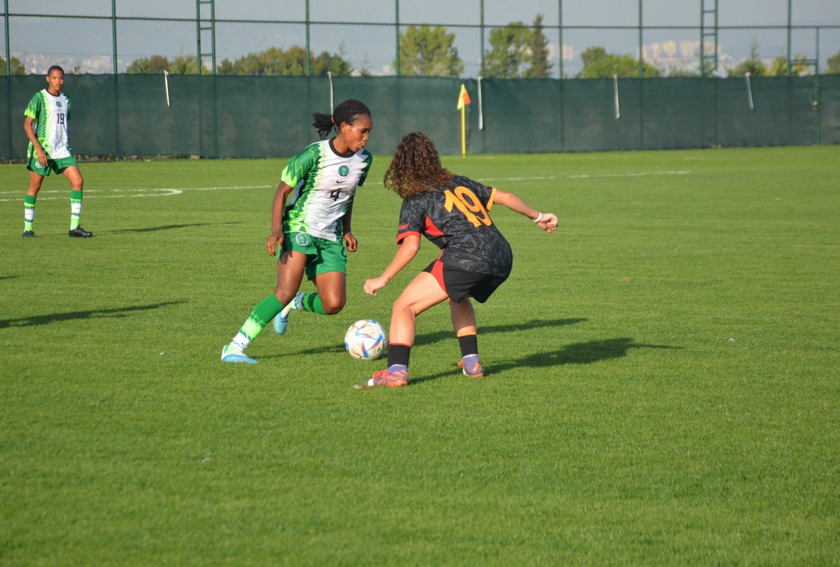 Ödünç ayakkabılarla Galatasaray'ı devirdiler