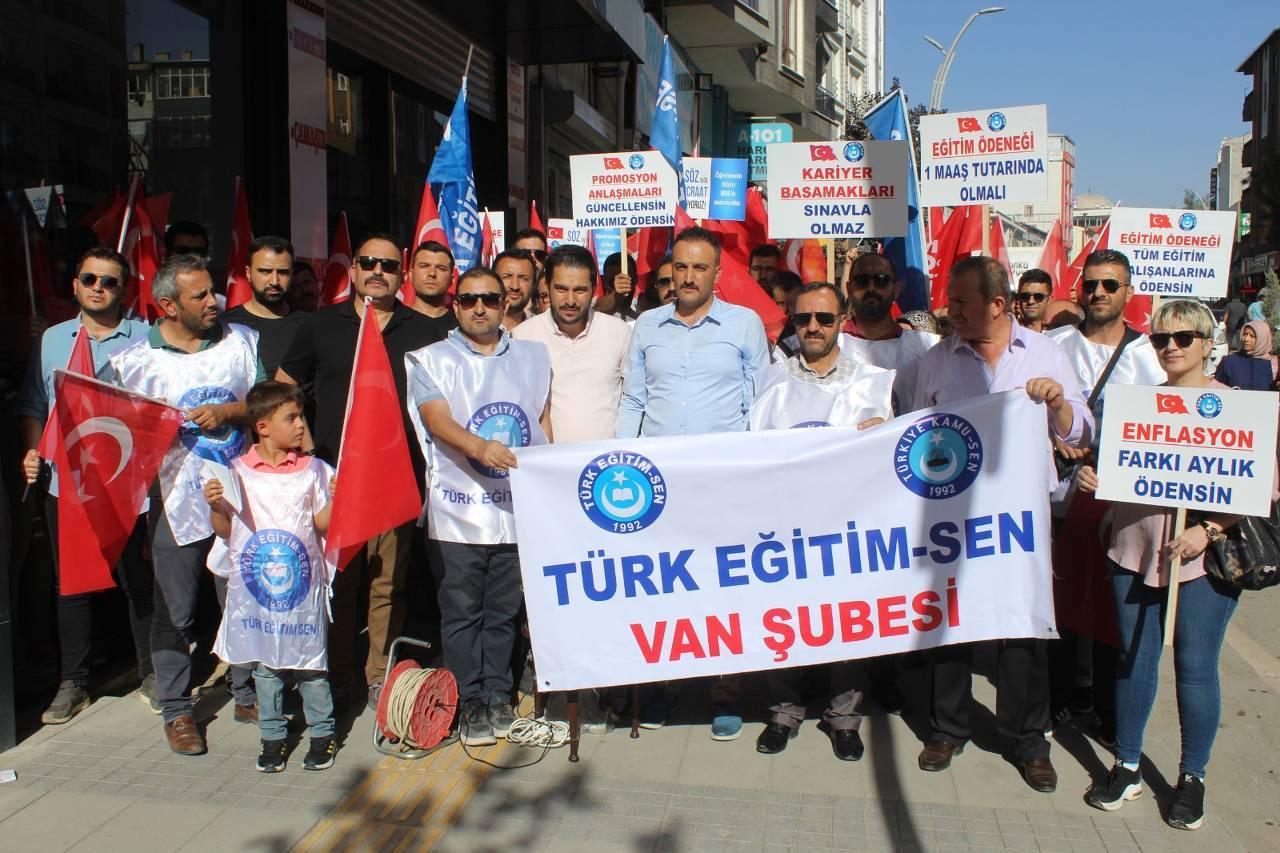 Öğretmenlik Meslek Kanunu Hayata Geçsin Ama Sınav Olmasın