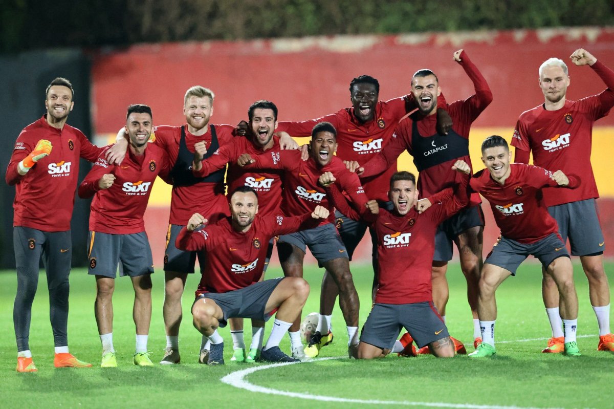 Okan Buruk: Yerli kuralı herkesi mutsuz ediyor