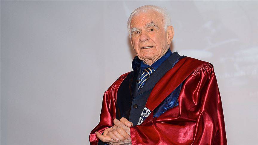 Prof. Dr. Gazi Yaşargil, Adına Anma Pulu Basılan İlk Türk Doktor Oldu