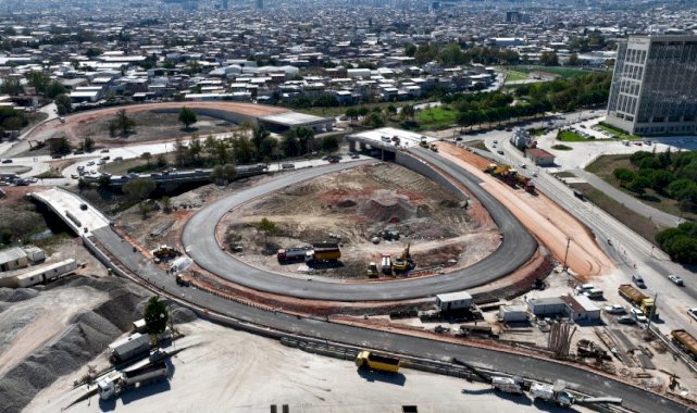 Bursa'da Adliye Kavşağı'nda hummalı çalışma