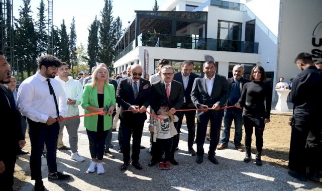 Bursa’nın en büyük spor tesisleri hizmete açıldı