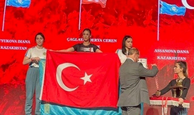 Dünya Şampiyonu Derya Ceren Çağlıyan'dan Türk bayraklı yanıt