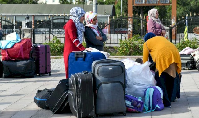 Esenyurt'ta, 57 Suriyeli daha ülkesine uğurlandı