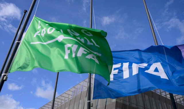 FIFA'da bayraklar yarıya indirildi
