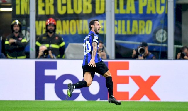 Hakan Çalhanoğlu, Barcelona maçında en değerli oyuncu seçildi