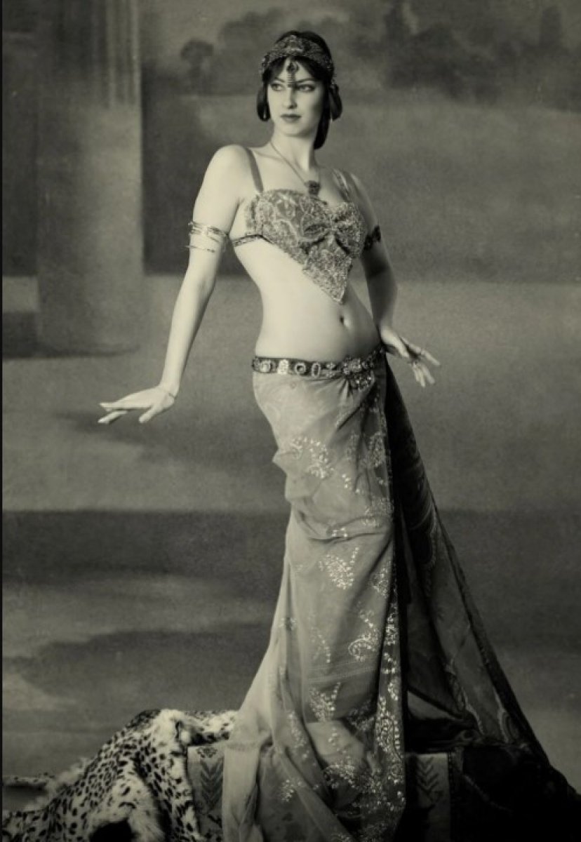 Ukraynalı genç kadın flört ederek Rus askerlerinin yerlerini tespit etti