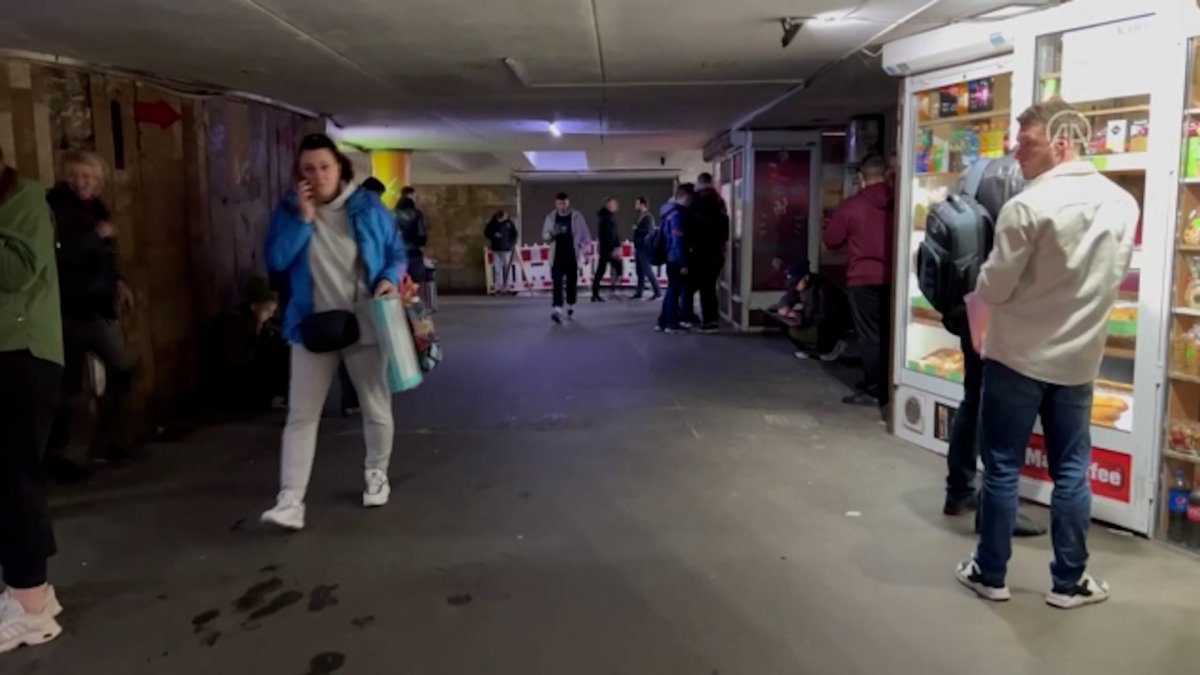 Ukraynalılar yeniden metro istasyonlarına sığındı