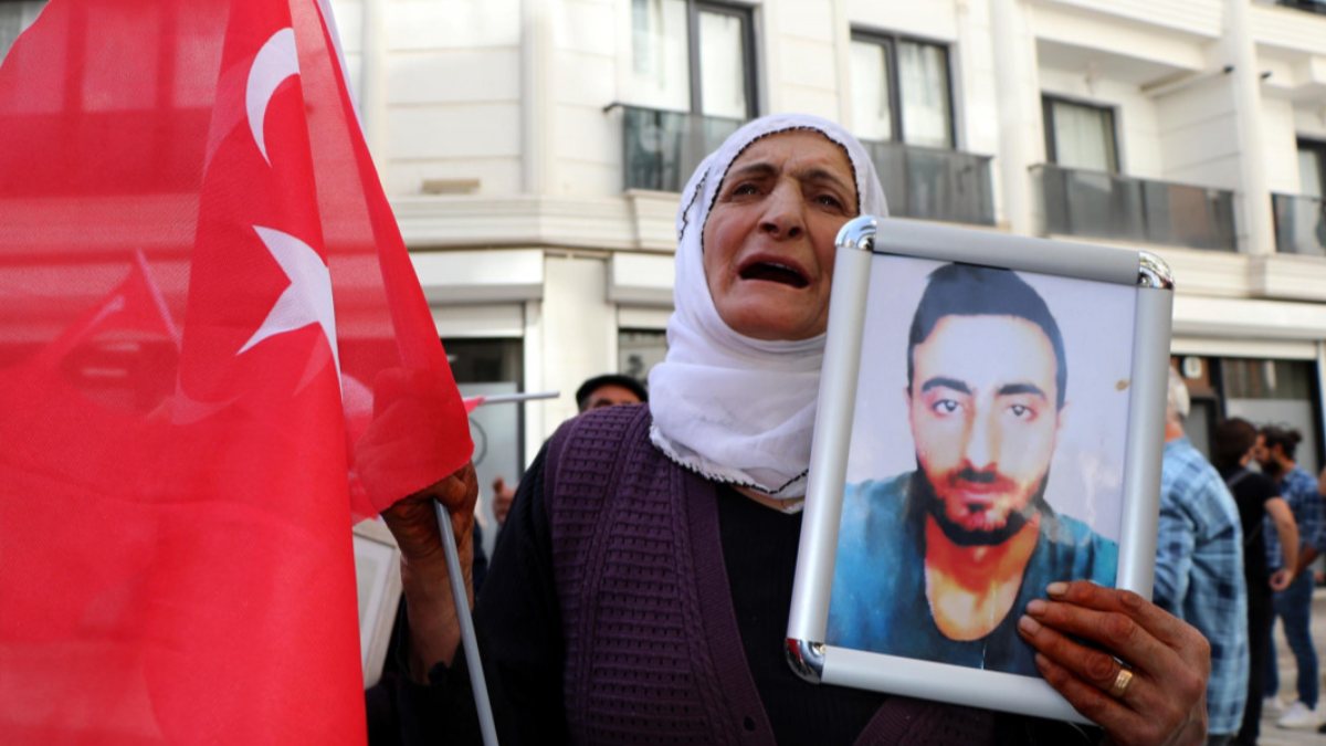 Van'da evlat nöbetindeki anne: Allah onlara da göstersin