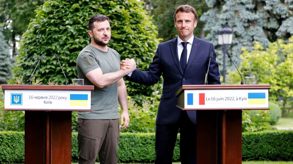 Vladimir Zelensky: Macron, 'WhatsApp'tan ara' diyor