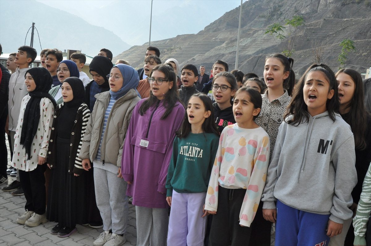 Yeni Yusufeli'nde bin 446 öğrenci eğitim öğretime başladı