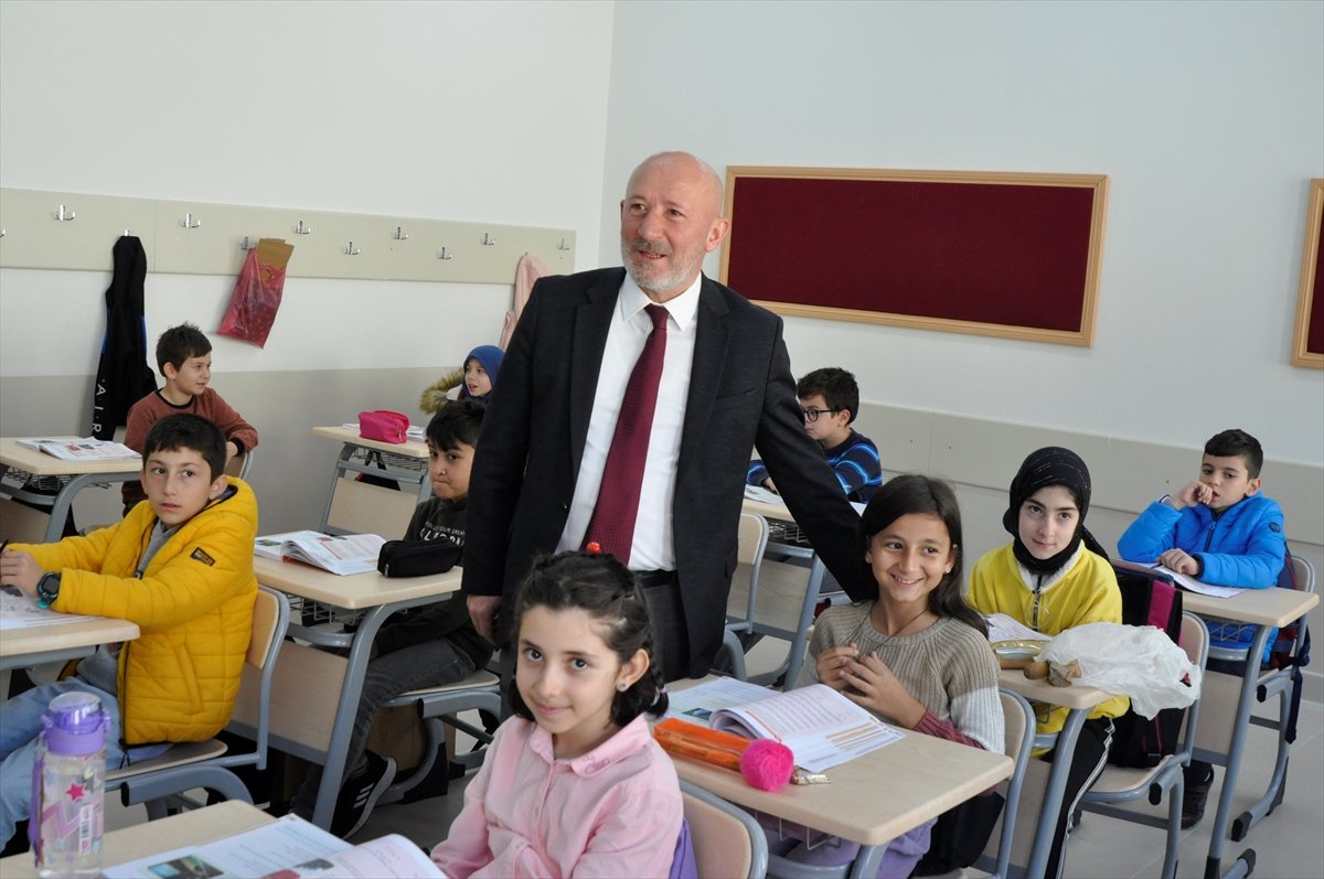 Yeni Yusufeli'nde bin 446 öğrenci eğitim öğretime başladı