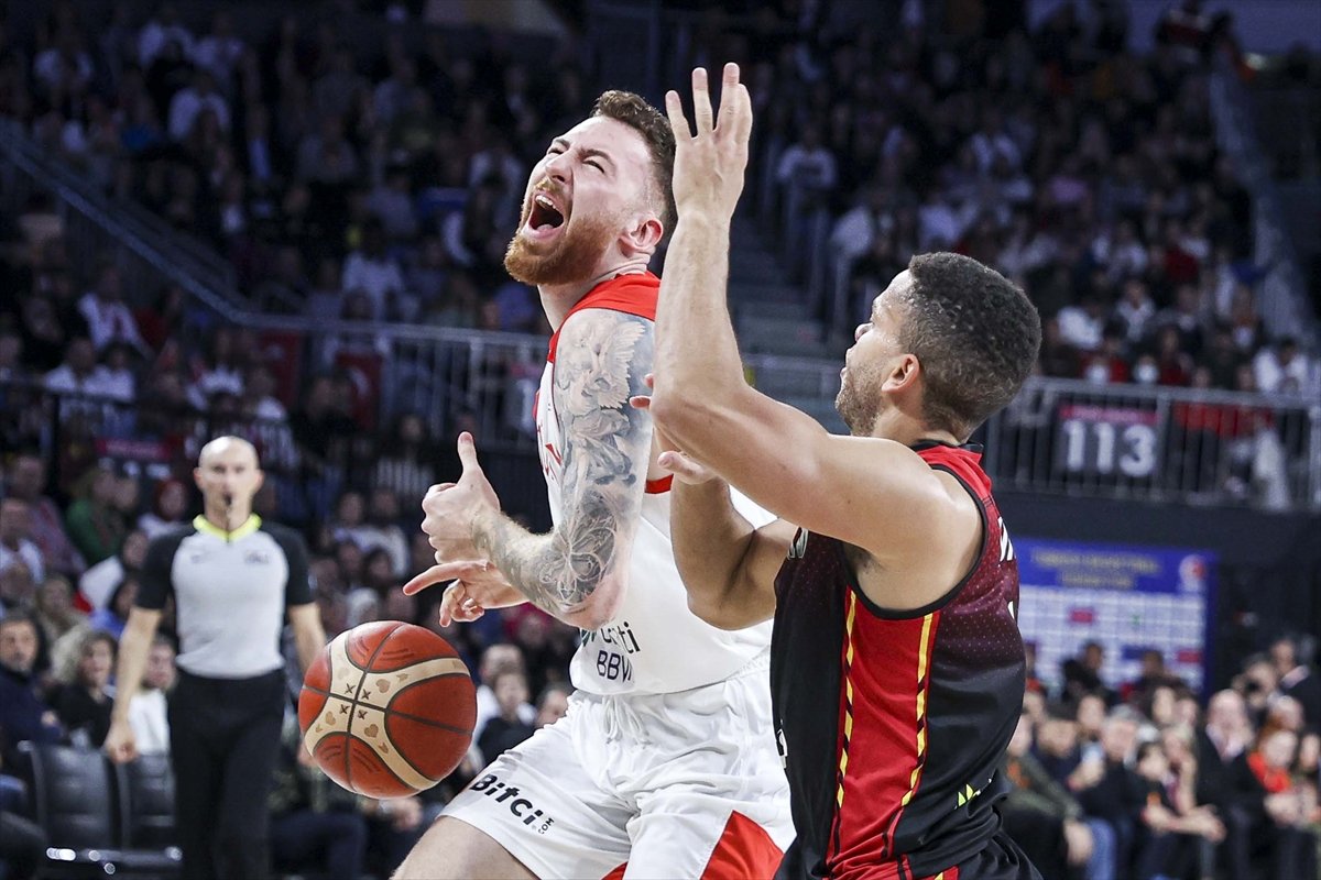 12 Dev Adam, Belçika'yı devirdi