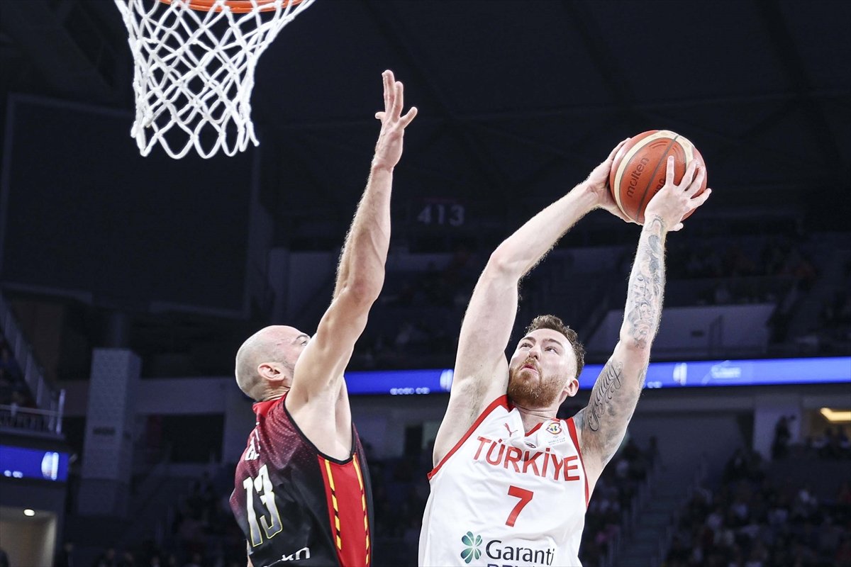 12 Dev Adam, Belçika'yı devirdi