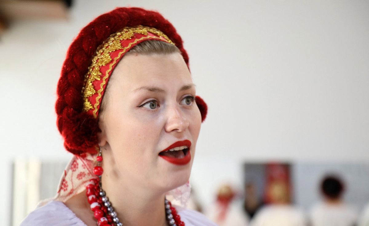 Antalya'da Ukraynalı ve Ruslardan oluşan koro, İzmir Marşı'nı okudu