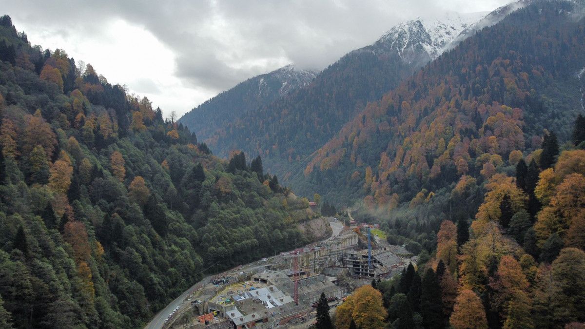 Ayder Yaylası'nda bin 600 araç kapasiteli otopark çalışmaları sürüyor