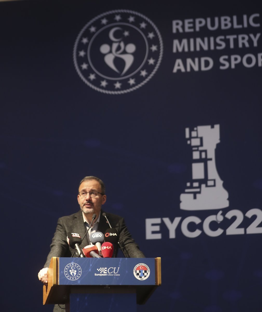 Bakan Kasapoğlu, Antalya'da 4 farklı spor branşını yerinde takip etti